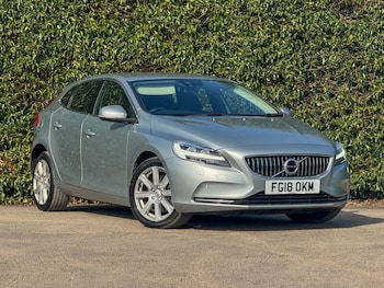 Used Volvo V40 2018 for sale - 77530424: Photo