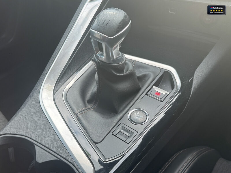 Used Peugeot 3008 2018 for sale - 77042300: Photo 24