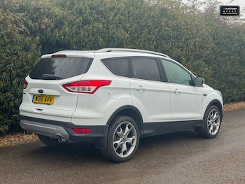 Used Ford Kuga 2016 for sale - 77042278: Photo