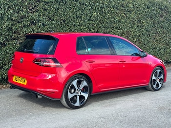 Used Volkswagen Golf 2015 for sale - 77917401: Photo