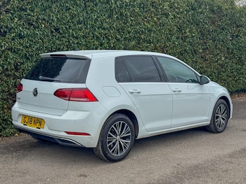 Used Volkswagen Golf 2018 for sale - 77917410: Photo