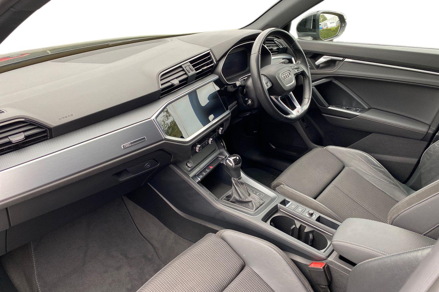 Used Audi Q3 2020 for sale - 76681267: Photo 2