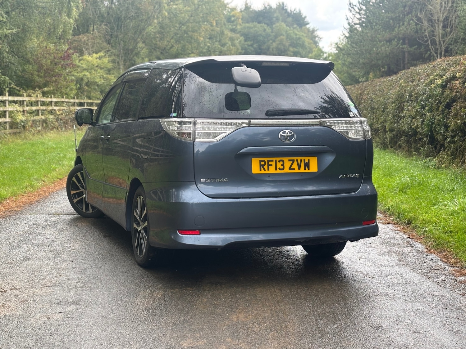 Used Toyota Estima 2013 for sale - 75833430: Photo 4