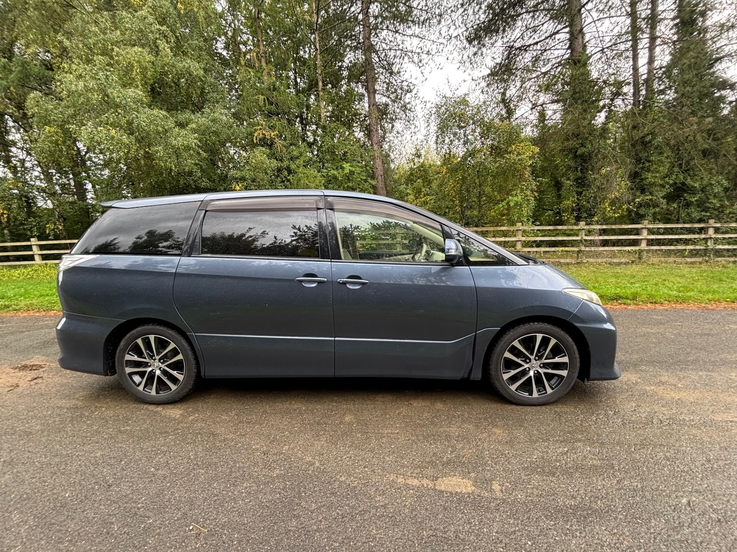 Used Toyota Estima 2013 for sale - 75833430: Photo 8