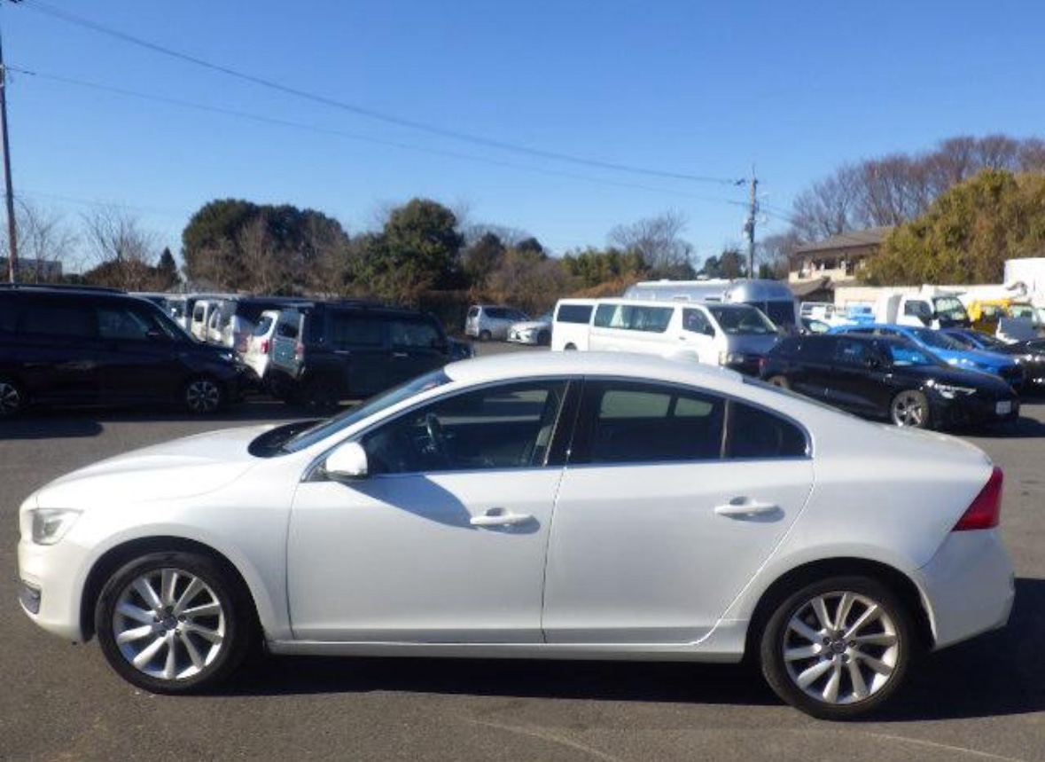 Used Volvo S60 2015 for sale - 78057275: Photo 2