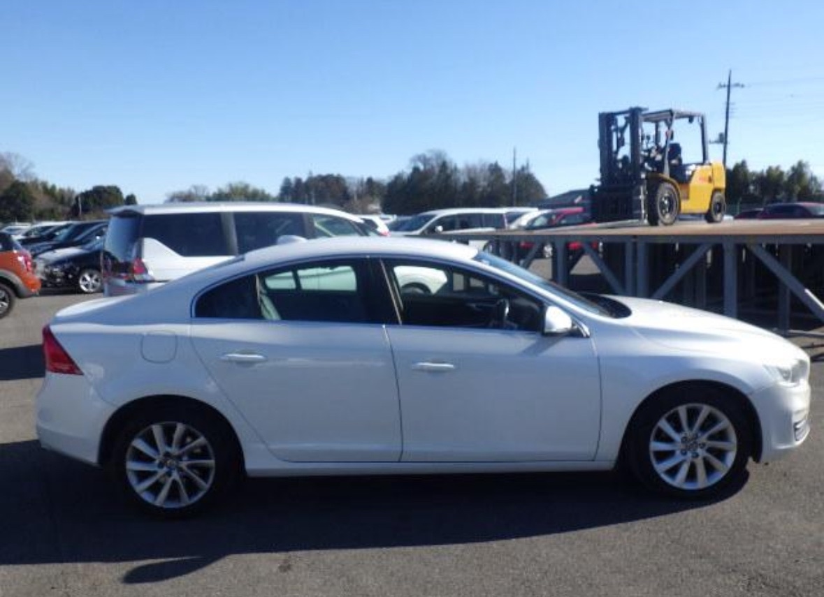 Used Volvo S60 2015 for sale - 78057275: Photo 6