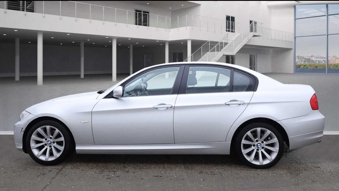 Used BMW 3 Series 2009 for sale - 76438556: Photo 2
