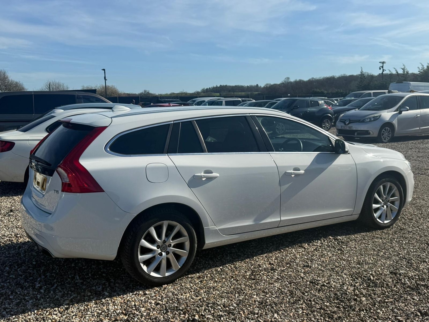 Used Volvo V60 2015 for sale - 77854355: Photo 11