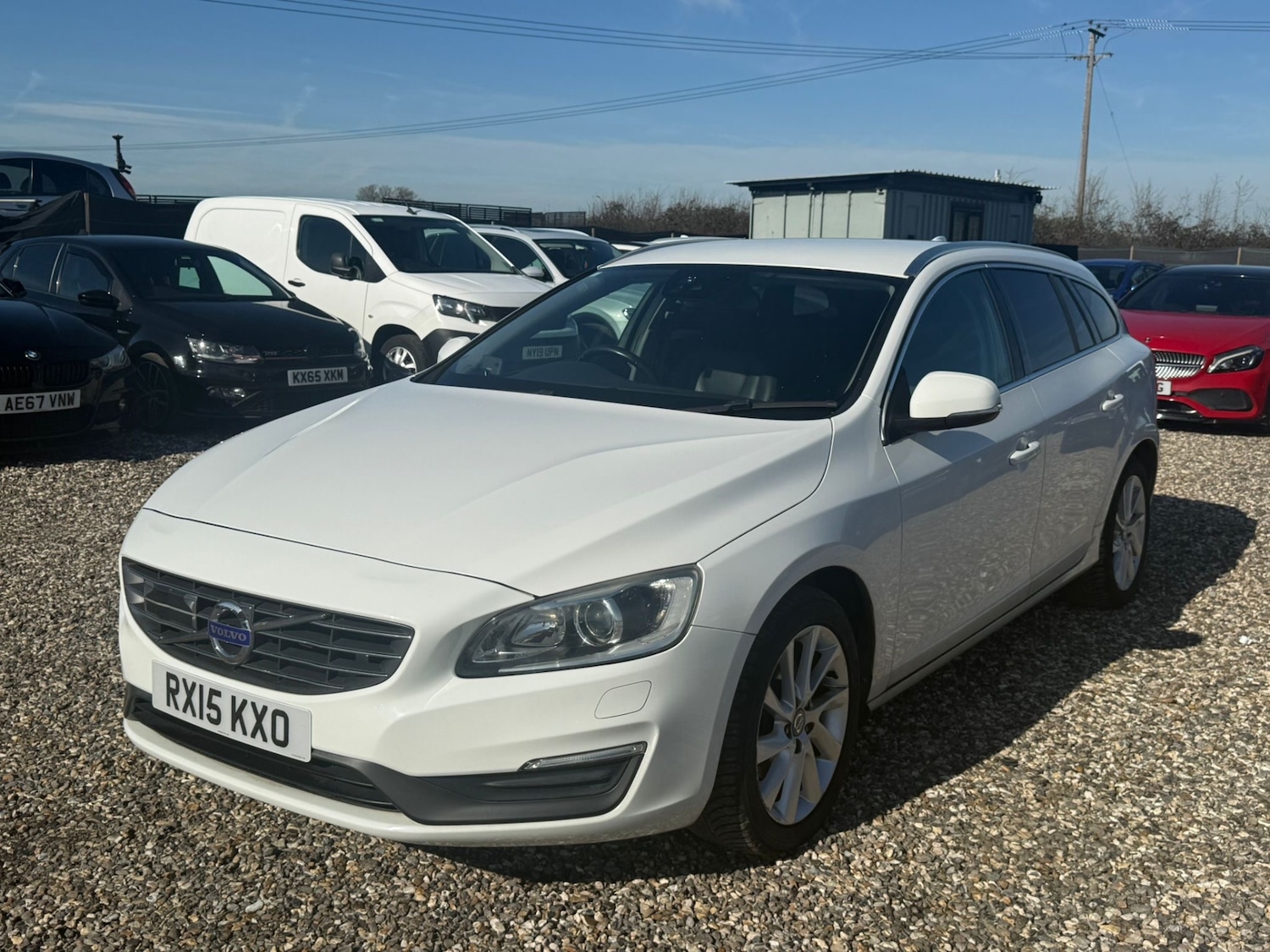 Used Volvo V60 2015 for sale - 77854355: Photo 2
