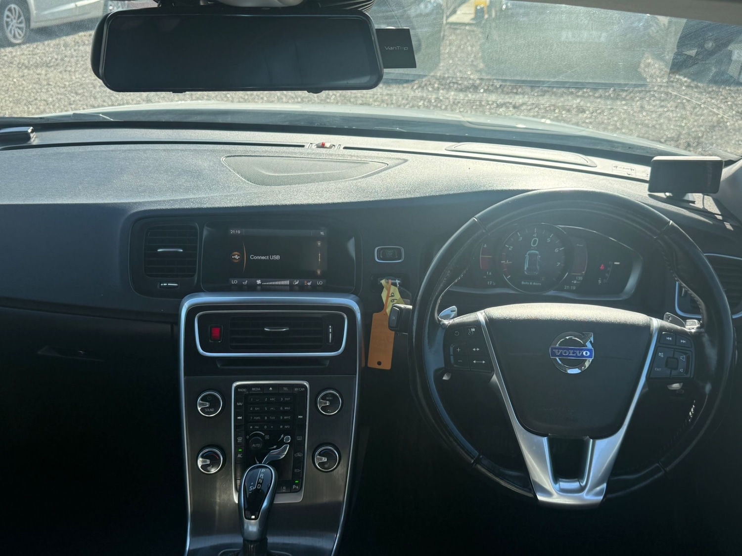 Used Volvo V60 2015 for sale - 77854355: Photo 21