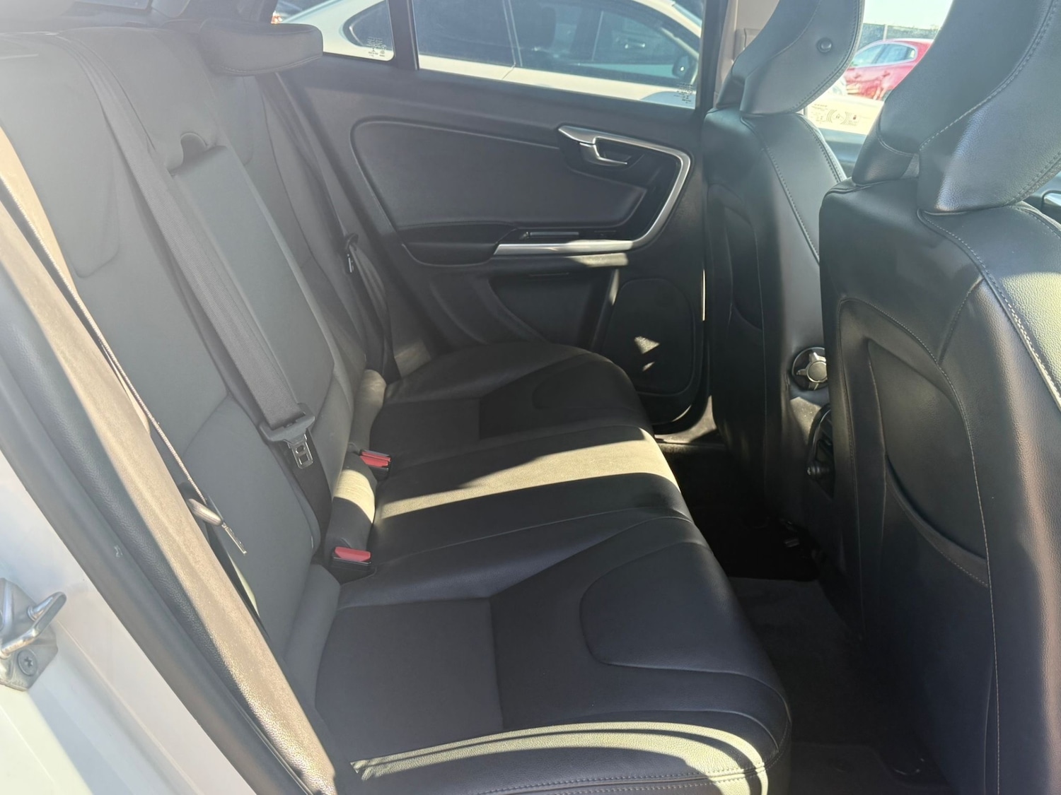 Used Volvo V60 2015 for sale - 77854355: Photo 22