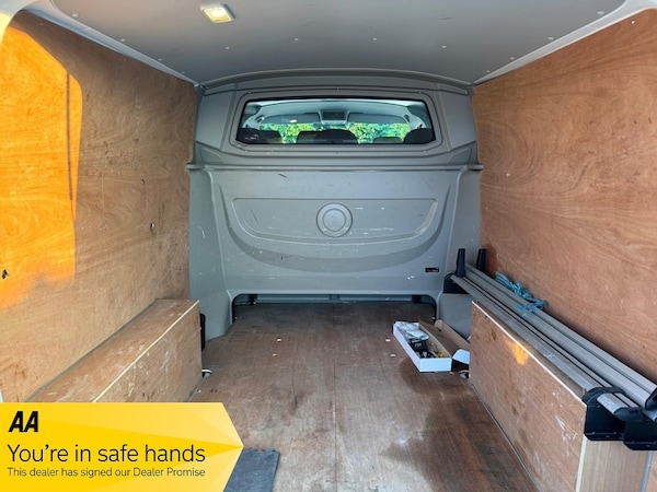 Used Volkswagen Transporter 2017 for sale - 74942243: Photo 10
