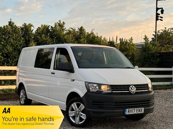 Used Volkswagen Transporter 2017 for sale - 74942243: Photo 1