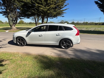 Used Volvo V60 2014 for sale - 78381561: Photo