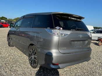 Used Toyota Estima 2012 for sale - 75339382: Photo