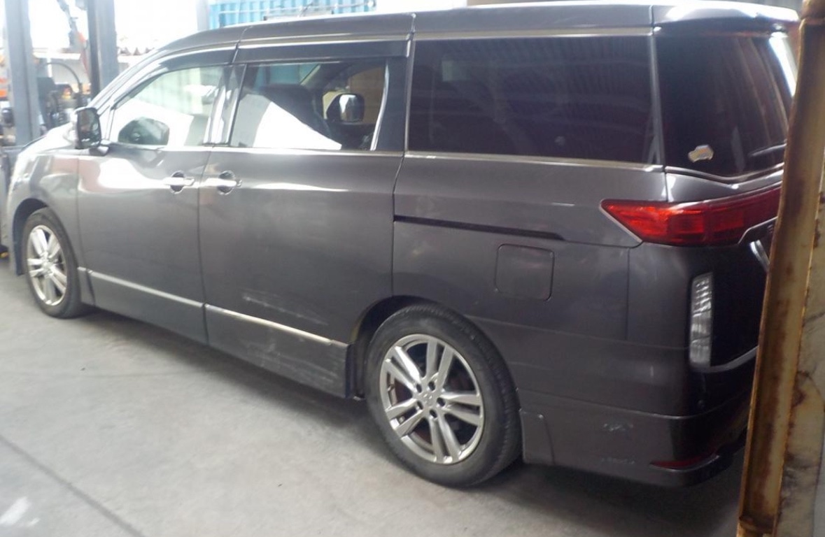Used Nissan Elgrand 2013 for sale - 78182161: Photo 3