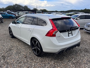 Used Volvo V60 2015 for sale - 78602105: Photo