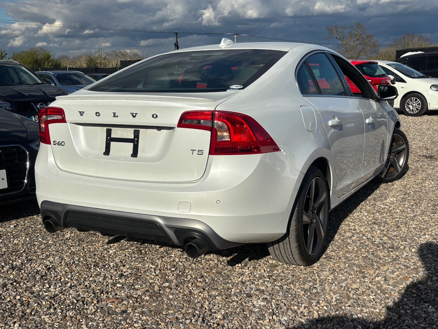 Used Volvo S60 2015 for sale - 78081577: Photo 4