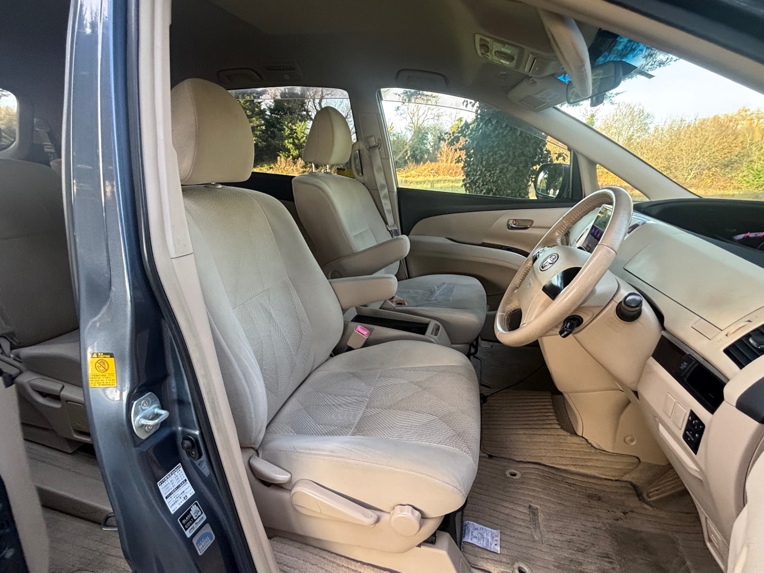 Used Toyota Estima 2025 for sale - 76931857: Photo 15