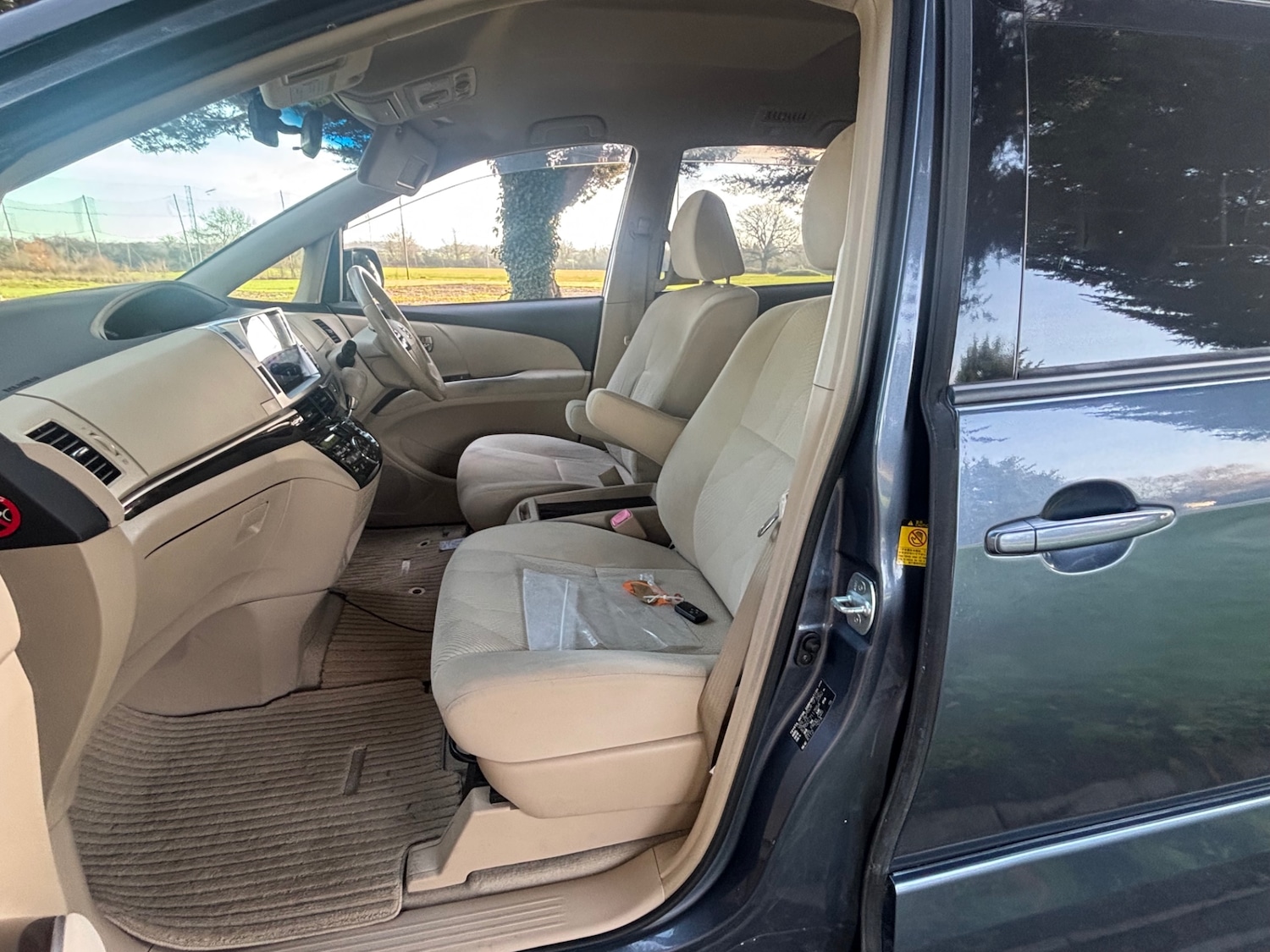 Used Toyota Estima 2025 for sale - 76931857: Photo 16