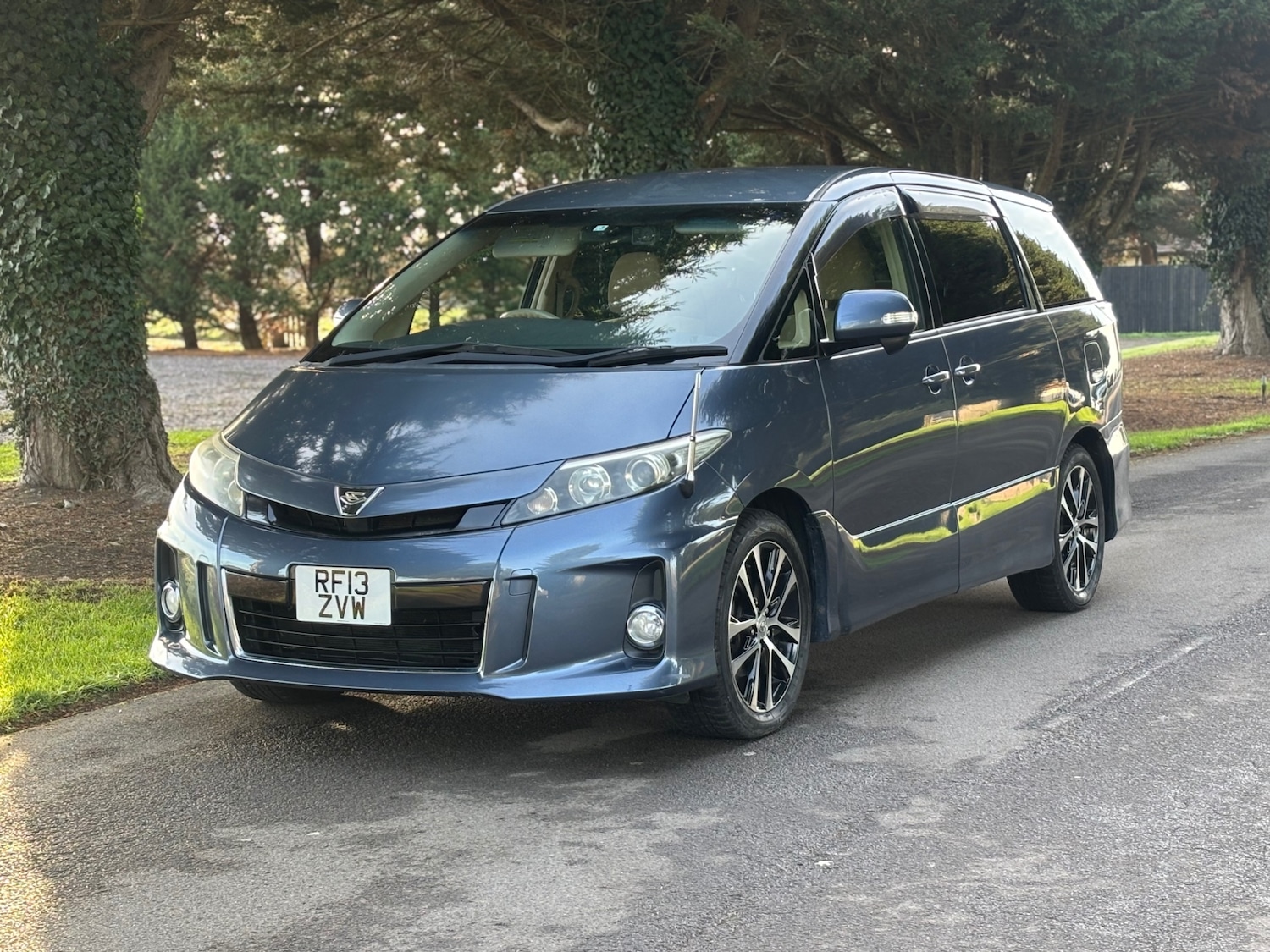 Used Toyota Estima 2025 for sale - 76931857: Photo 2