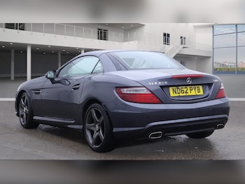 Used Mercedes-Benz SLK 2012 for sale - 76686917: Photo