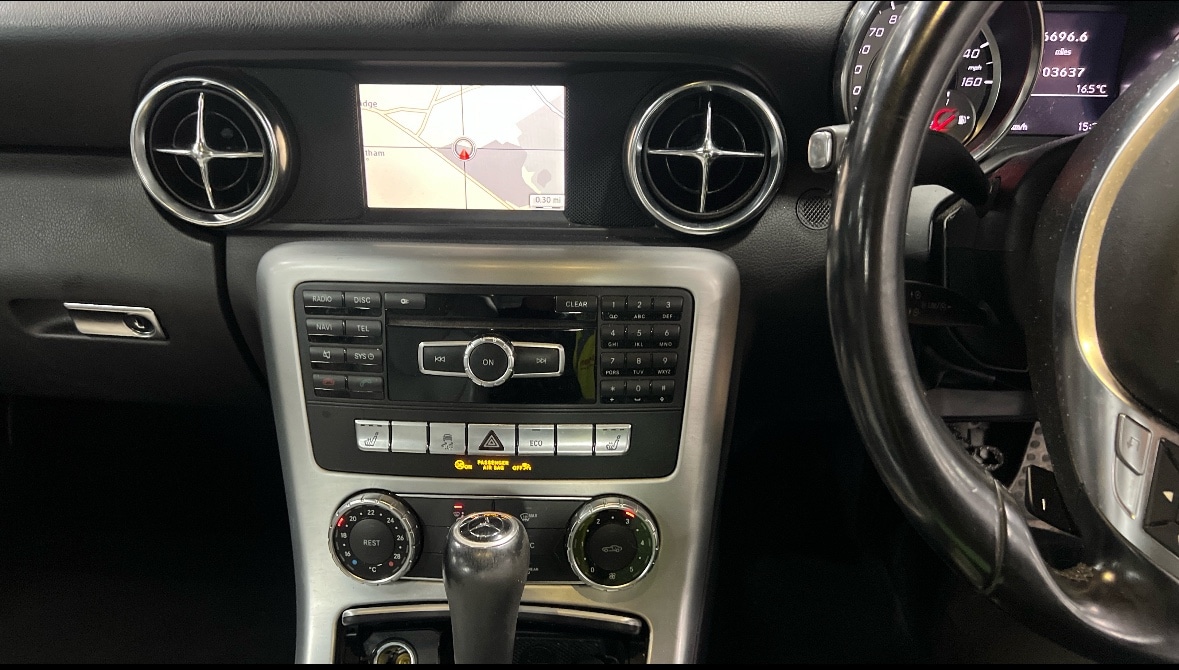 Used Mercedes-Benz SLK 2012 for sale - 76686917: Photo 8