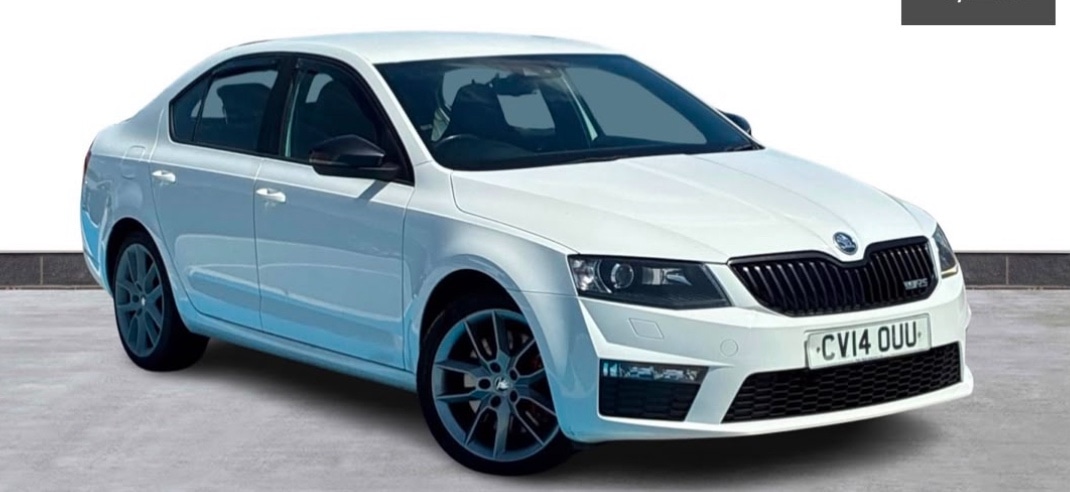 White 2014 Skoda Octavia Estate Front-wheel drive Automatic