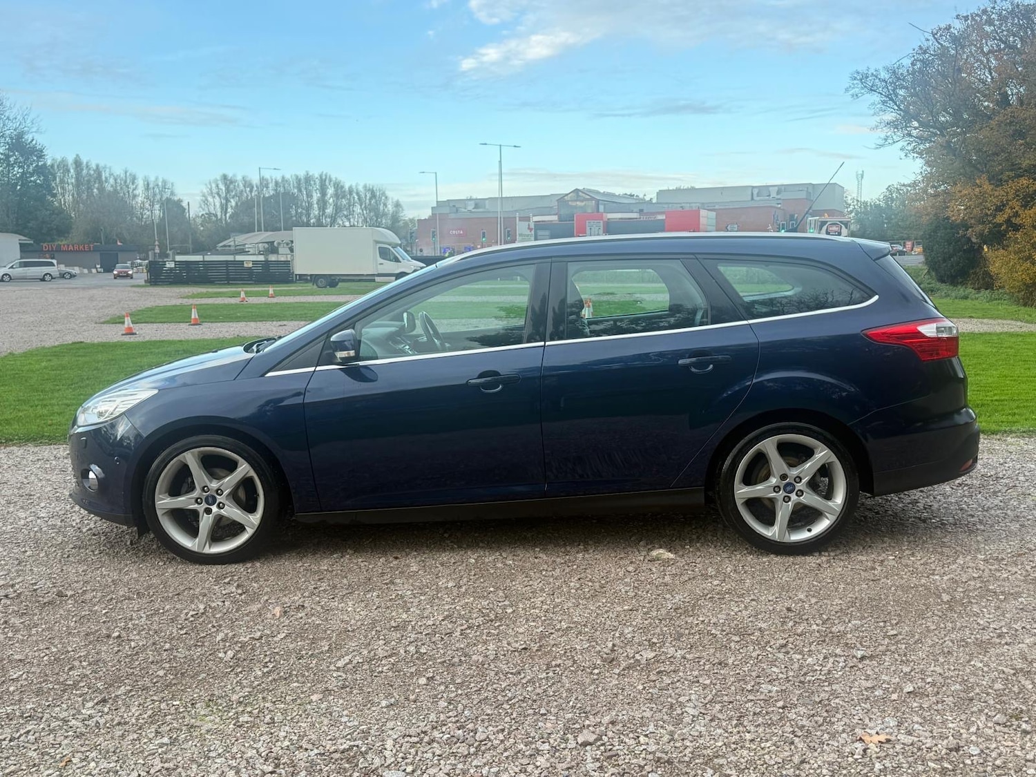 Used Ford Focus 2013 for sale - 76483129: Photo 2