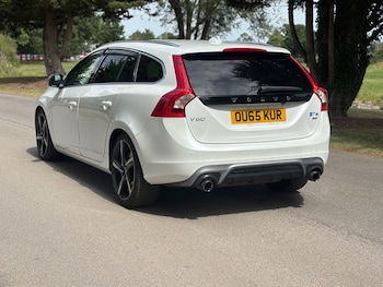 Used Volvo V60 2015 for sale - 79033253: Photo