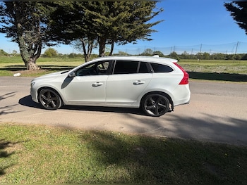 Used Volvo V60 2014 for sale - 78833639: Photo