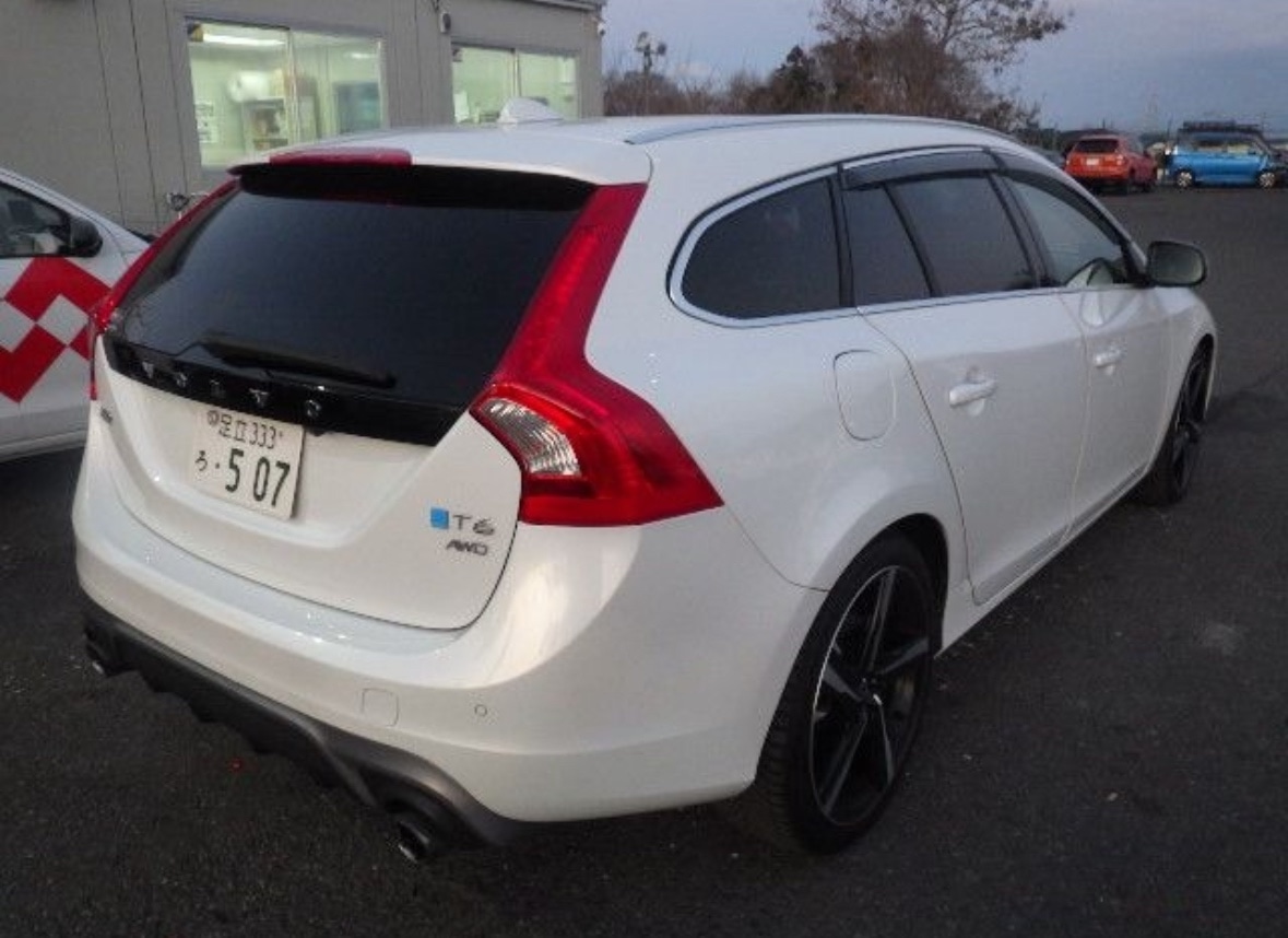 Used Volvo V60 2015 for sale - 78218095: Photo 4