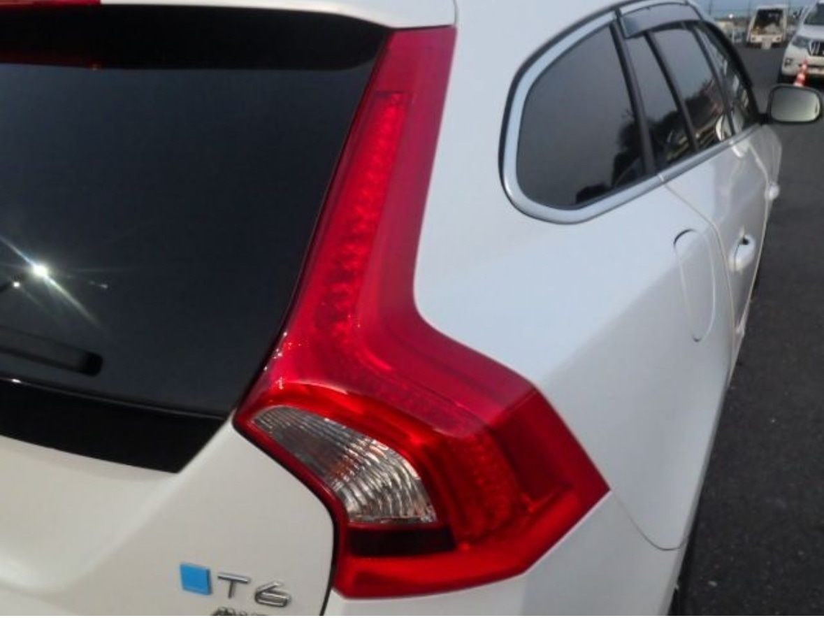 Used Volvo V60 2015 for sale - 78218095: Photo 5