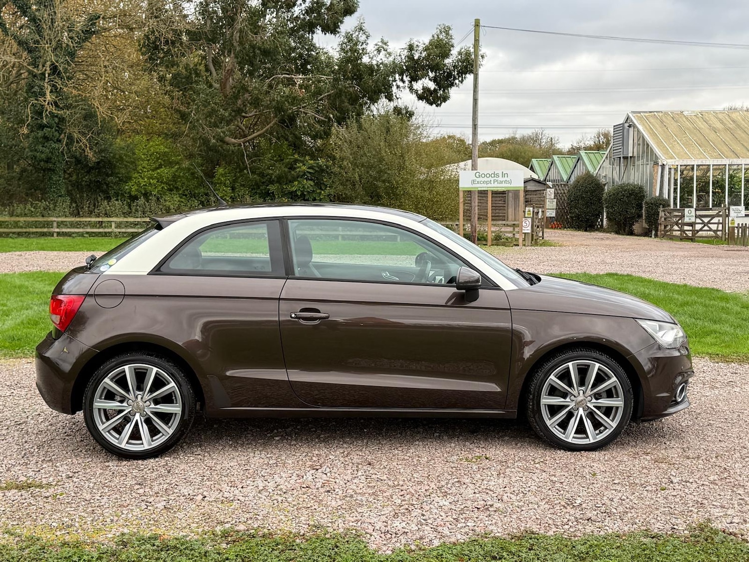 Used Audi A1 2011 for sale - 76687490: Photo 6