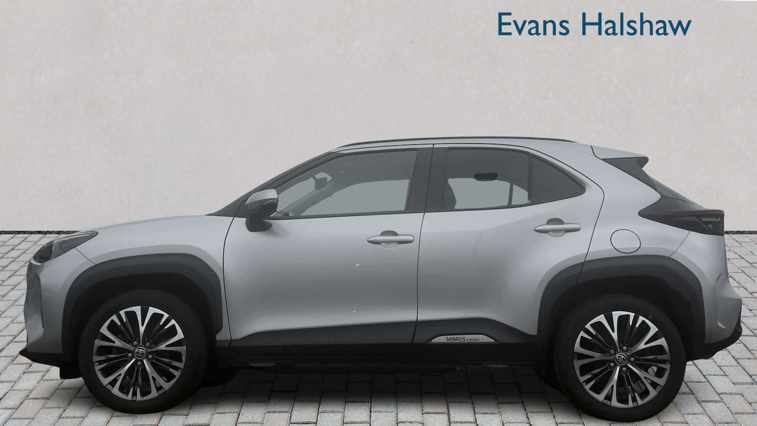 Used Toyota Yaris Cross 2023 for sale - 77858732: Photo 4