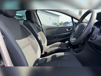 Used Renault Clio 2018 for sale - 79486615: Photo