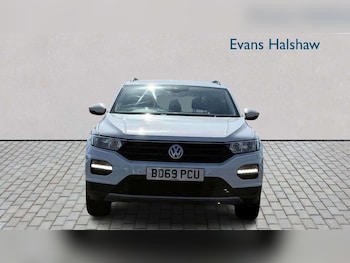 Used Volkswagen T-Roc 2019 for sale - 78465022: Photo