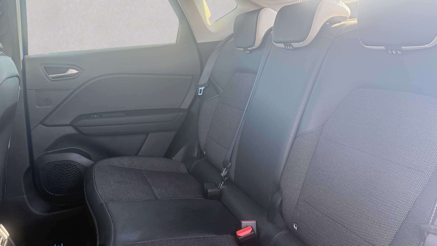 Used Renault Captur 2023 for sale - 77856652: Photo 12