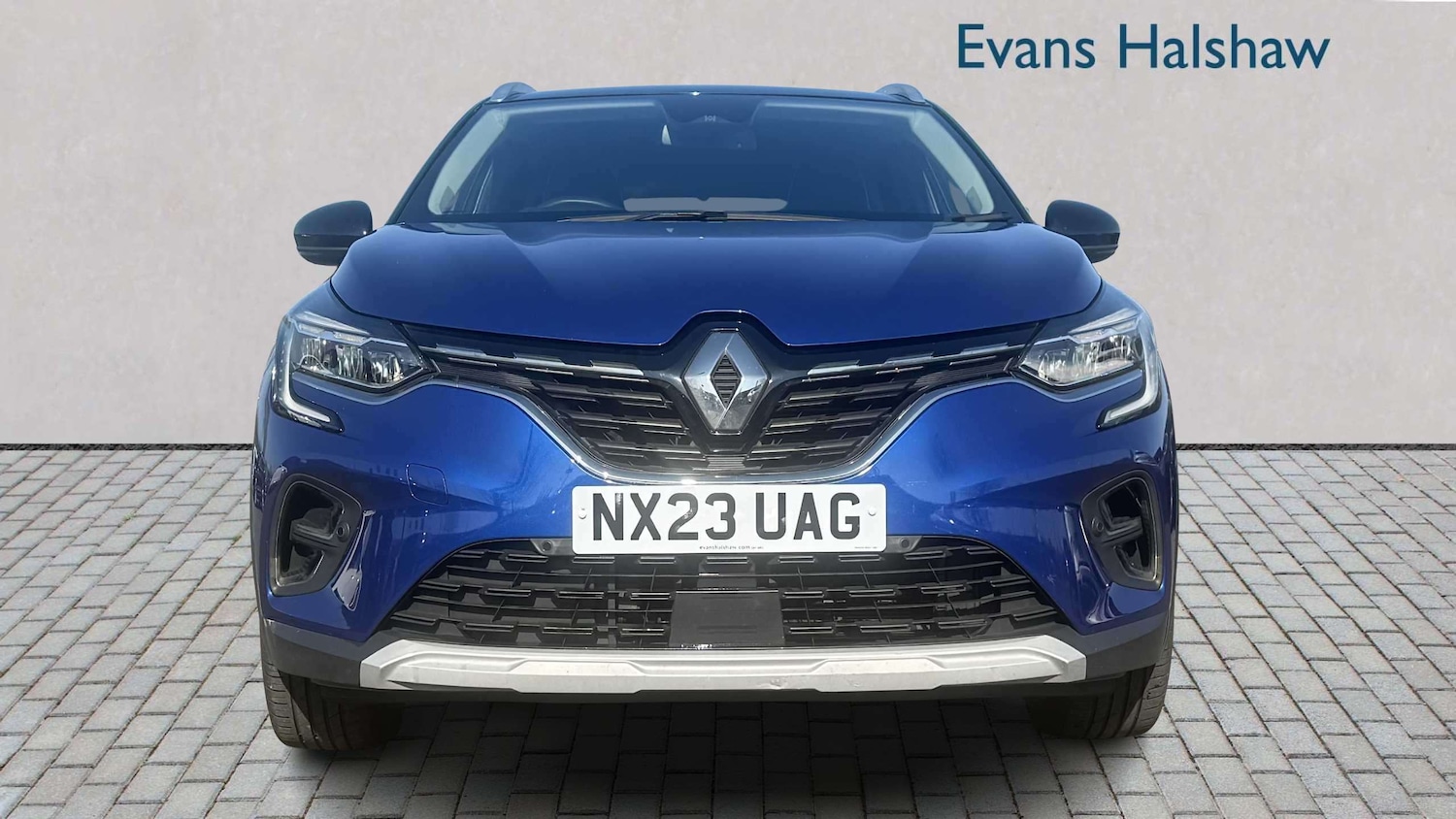 Used Renault Captur 2023 for sale - 77856652: Photo 2