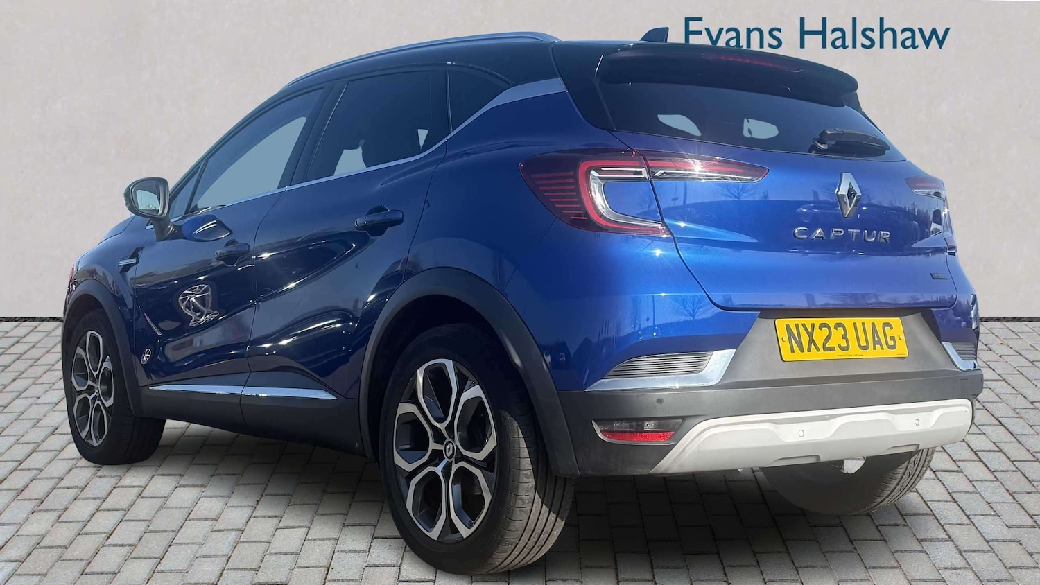 Used Renault Captur 2023 for sale - 77856652: Photo 4
