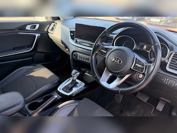 Used Kia Ceed 2021 for sale - 77960651: Photo