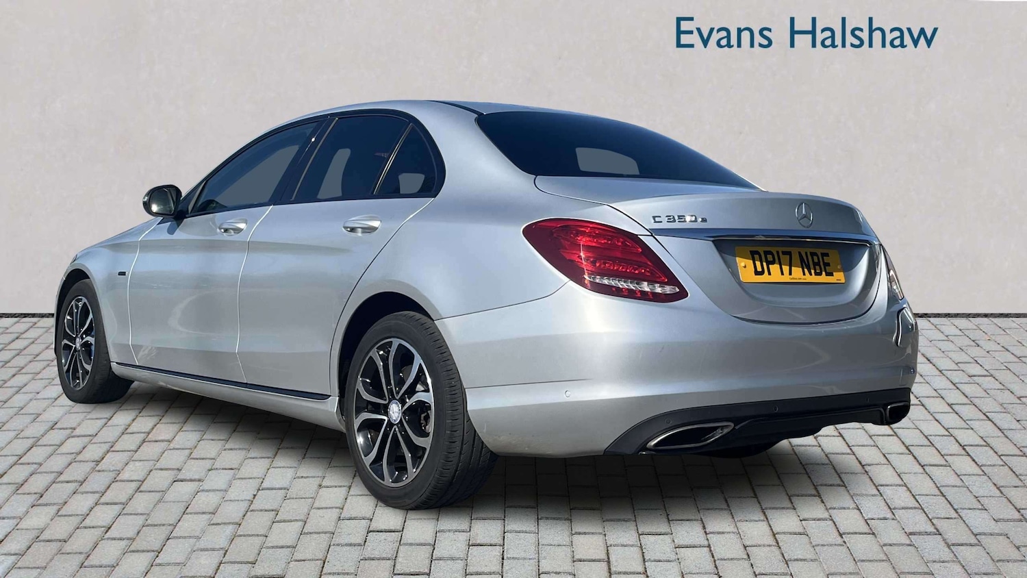 Used Mercedes-Benz C Class 2017 for sale - 77943071: Photo 4