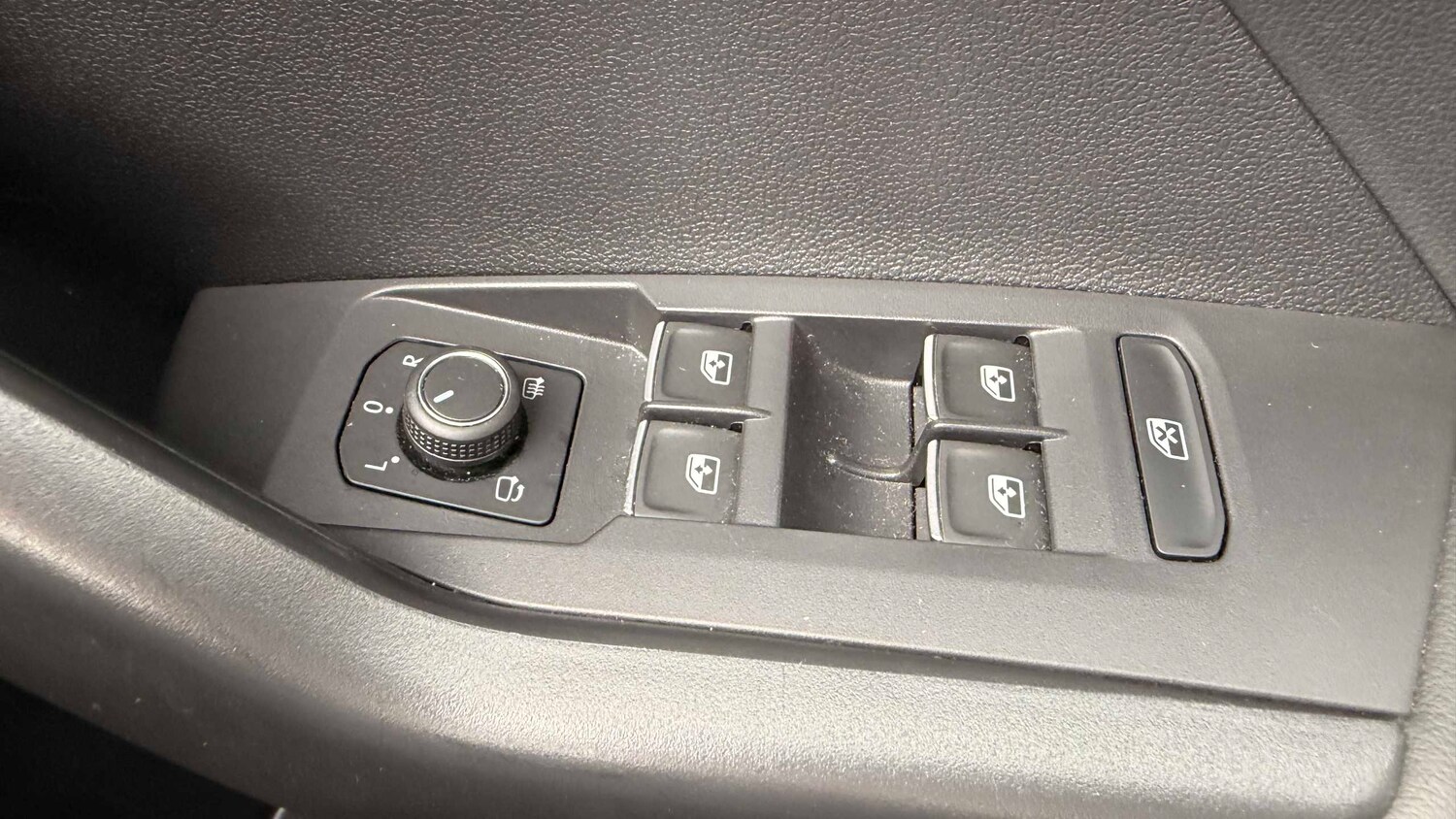 Used Volkswagen T-Cross 2024 for sale - 77983300: Photo 24