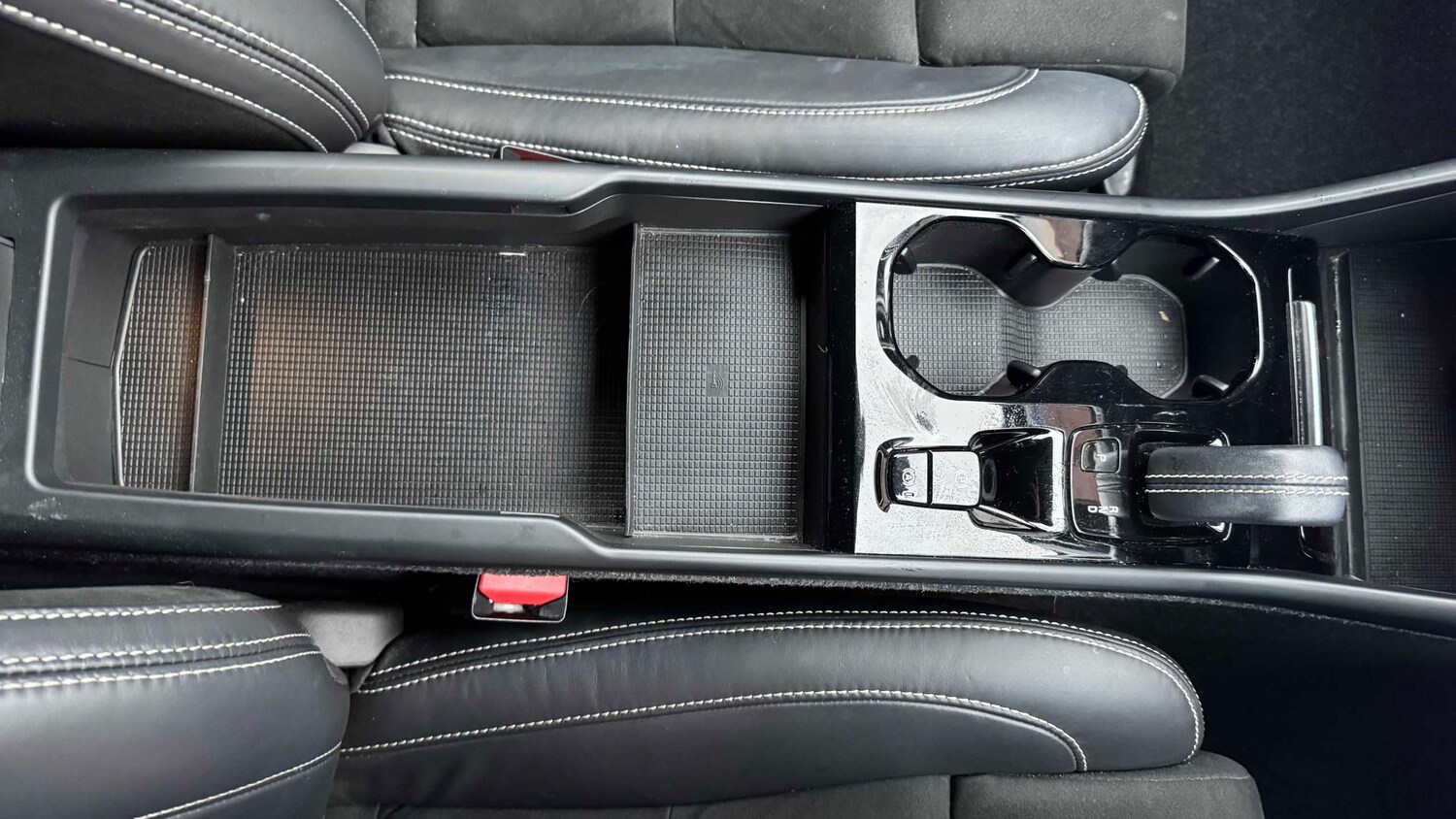 Used Volvo XC40 for sale - 77861331: Photo 26