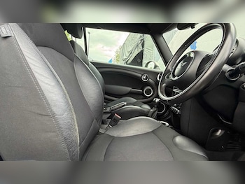 Used MINI Convertible 2010 for sale - 78550928: Photo