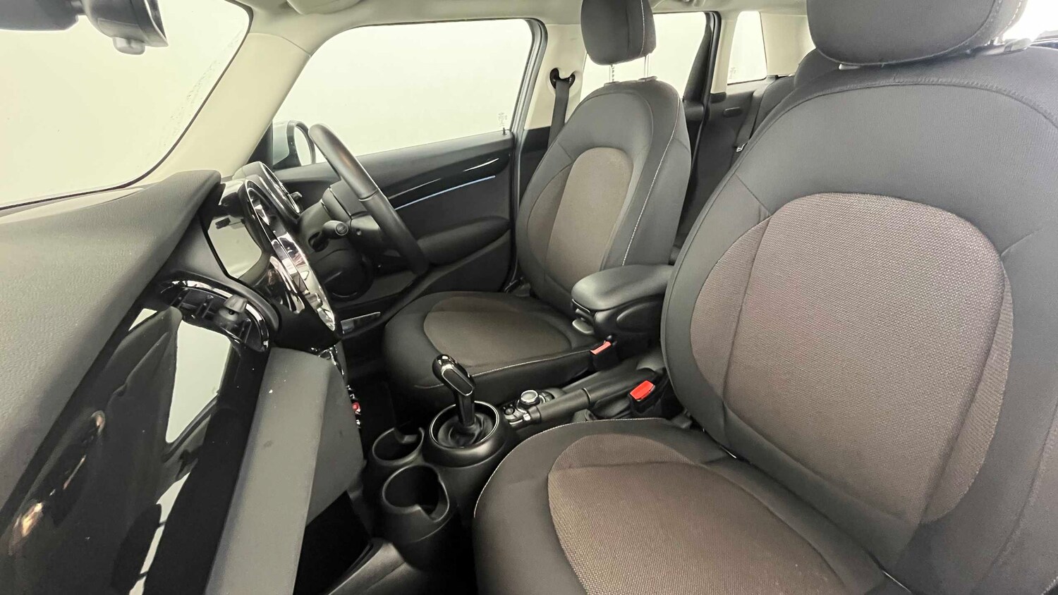 Used MINI Hatch 2022 for sale - 77858909: Photo 9