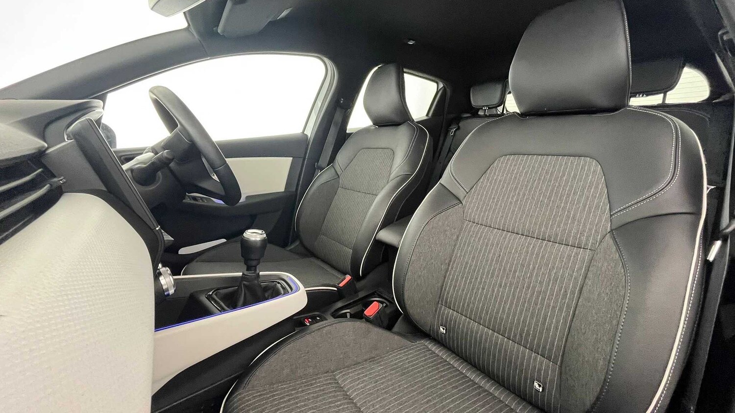 Used Renault Clio 2021 for sale - 77862117: Photo 12