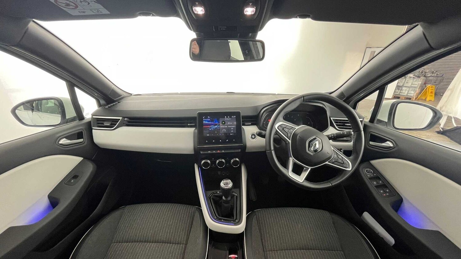 Used Renault Clio 2021 for sale - 77862117: Photo 15