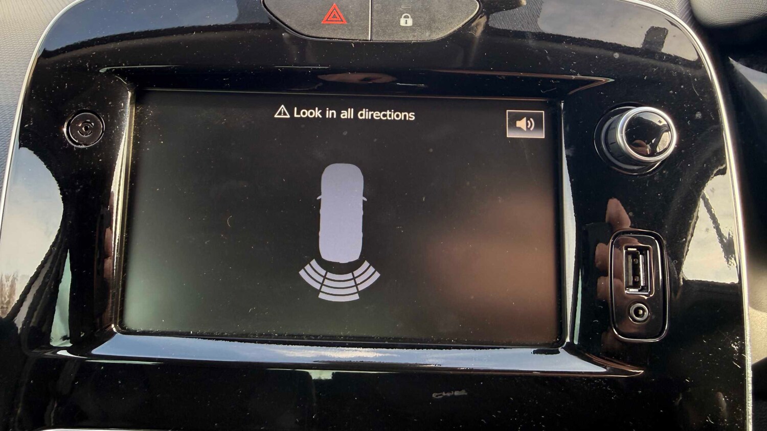 Used Renault Clio for sale - 77861959: Photo 19