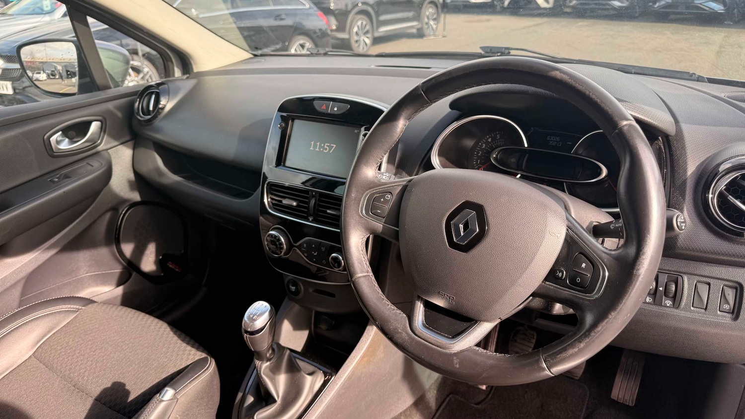 Used Renault Clio for sale - 77861959: Photo 3